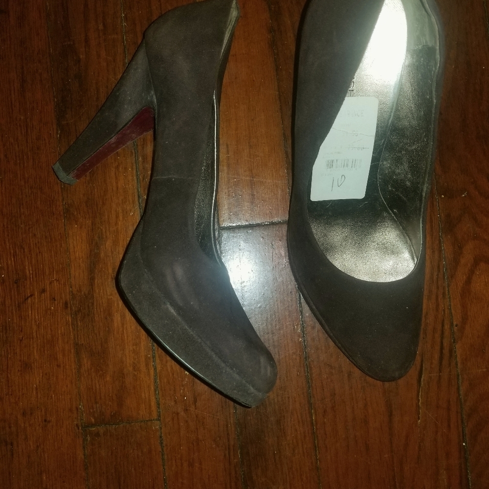 Pumps - Picture 3 of 4